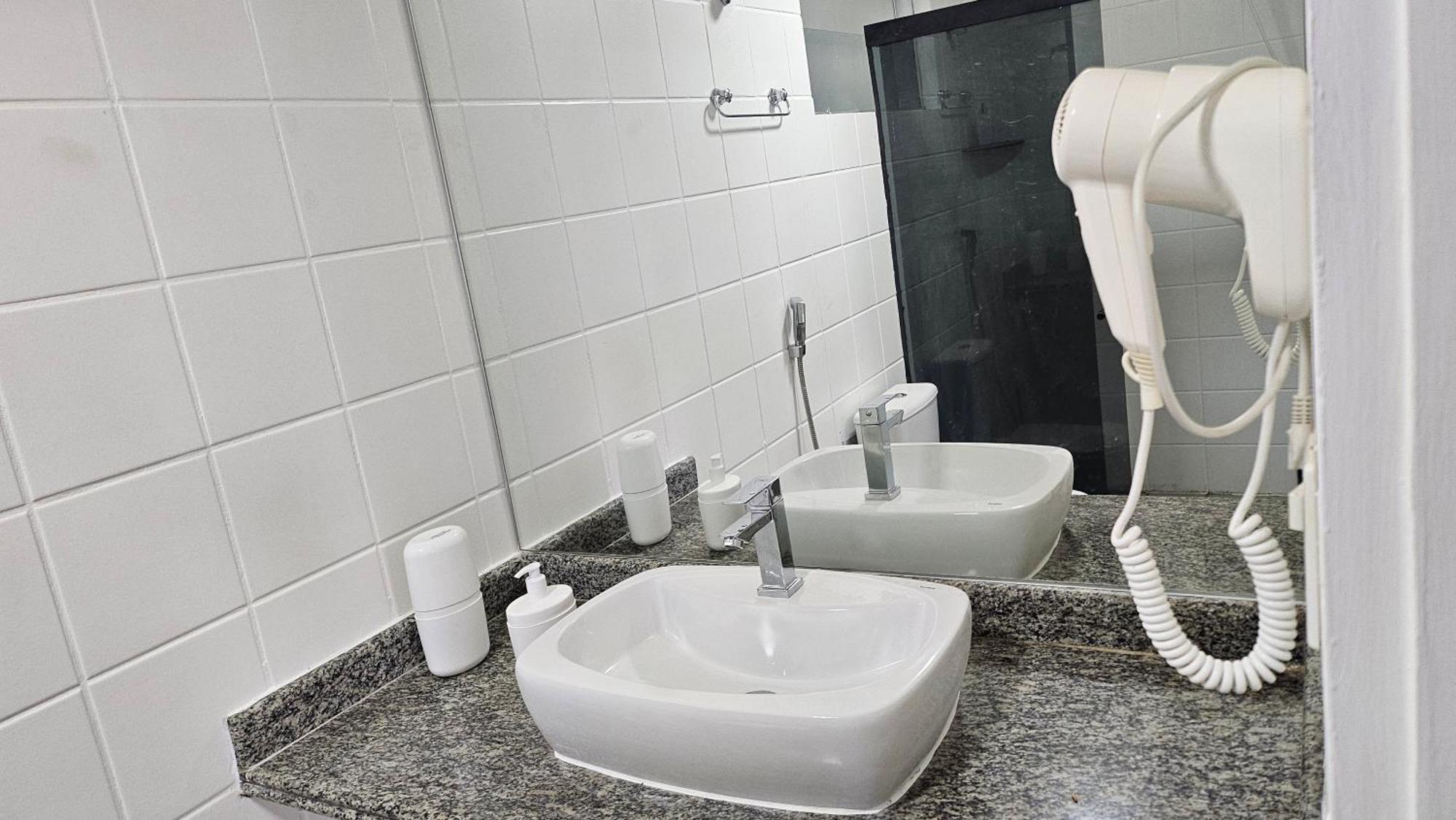 Apartamento Ap Qt Sl Amplo 250m Praia, 2wcs 2 Varandas 57m2 *